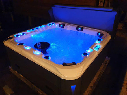 Jacuzzi aanlaten of 's nachts uitzetten? Zo zit het