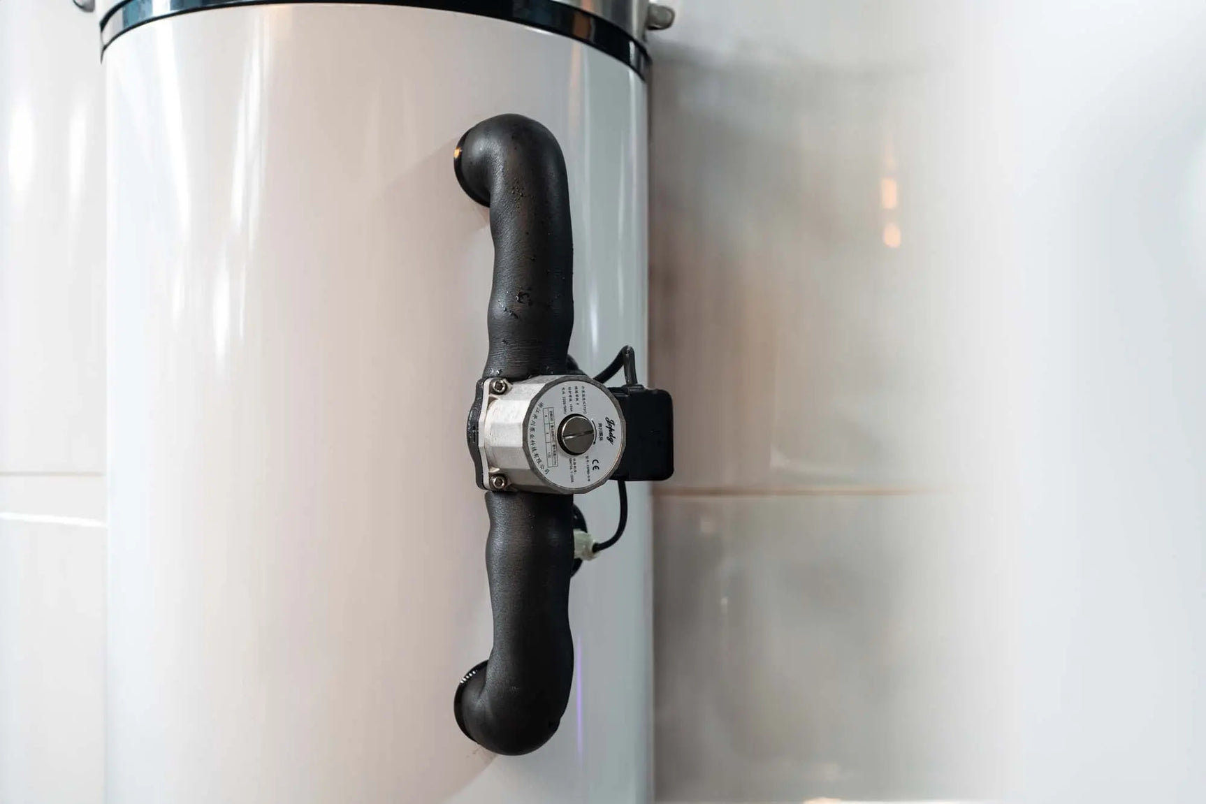 The Wim Hof Therapist;Passion Ice Baths The Wim Hof Therapist - Home & Garden > Pool & Spa > Spas IJsbad;The Wim Hof Therapist top fentilator;The Wim Hof Therapist cold shower;The Wim Hof Therapist ice shower ;The Wim Hof Therapist 3 degrees ice shower display;The Wim Hof Therapist ice cold shower;Passion Ice Baths The Wim Hof Therapist - Home & Garden > Pool & Spa > Spas IJsbad