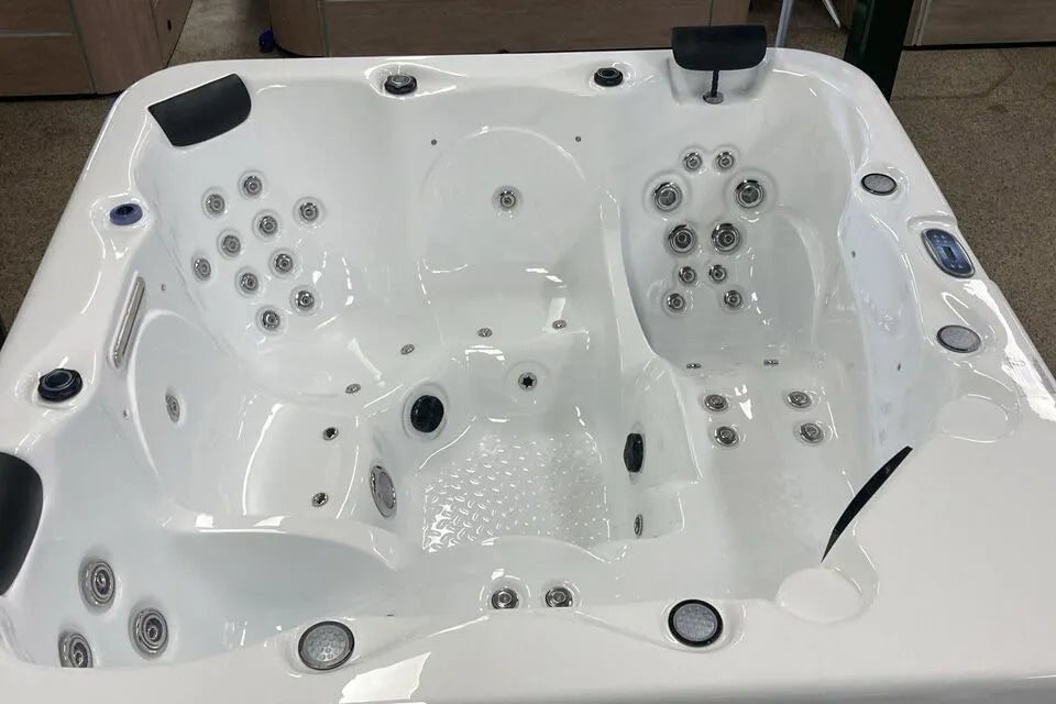 Tropic Spas Spa Bermuda - Home & Garden > Pool & Spa > Spas Spa