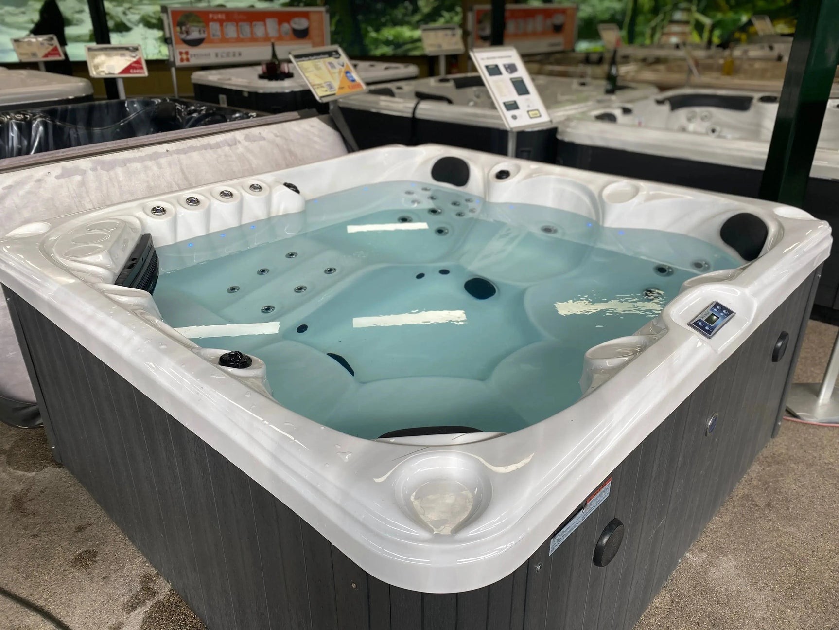 Spa Praise Classic Devine Spas