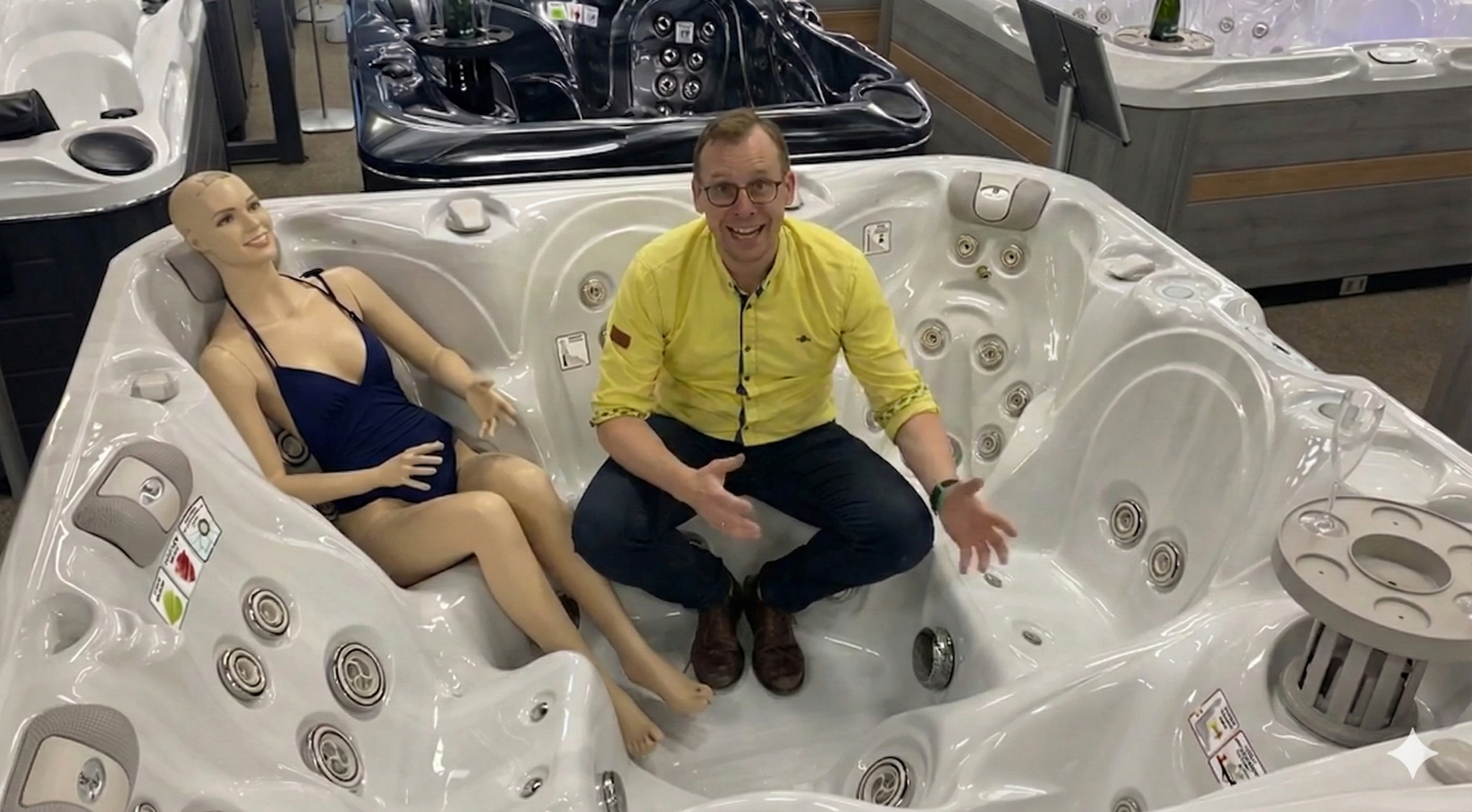 Fonteynspas Spa Admire Signature Collection: Ruime 6-persoons jacuzzi met Aqua Rolling Massage en Hybrid Heating technologie.