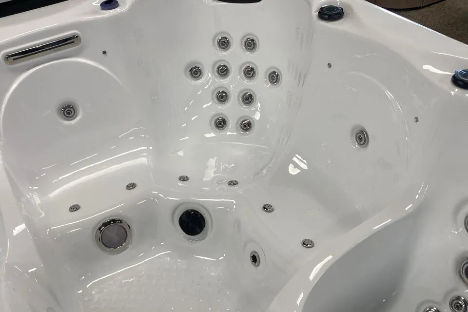 Tropic Spas Spa Bermuda - Home & Garden > Pool & Spa > Spas Spa