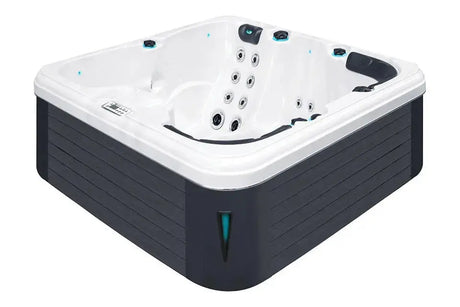 Moderne vijfpersoons jacuzzi buiten met witte kuip en donkere buitenkant, perfect als zwemspa of swimspa, ideaal voor.