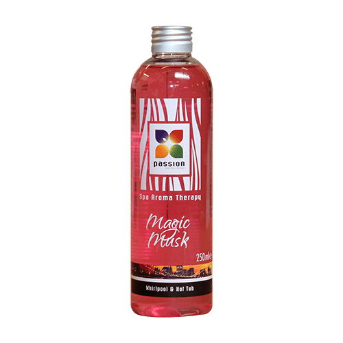 Fles Magic Musk rode aromatherapie olie voor jacuzzi, zwemspa en swimspa gebruik buiten.